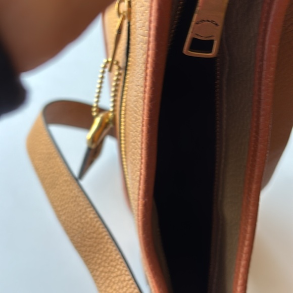 Coach Emery crossbody leather adjustable strap color “light saddle elm” - Picture 12 of 16